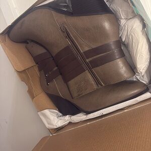 Brown Ankle Boots with Zipper